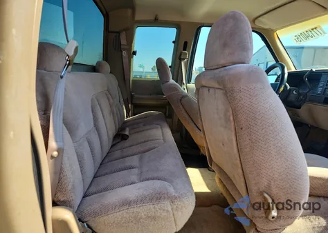 1997 Chevrolet Gmt-400 C1500 z USA, uszkodzony, nr VIN 2GCEC19R1V1205049